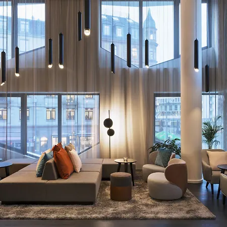 By Marriott Frankfurt Center מלון