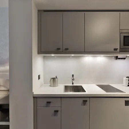 By Marriott Frankfurt Center Hotel 4*