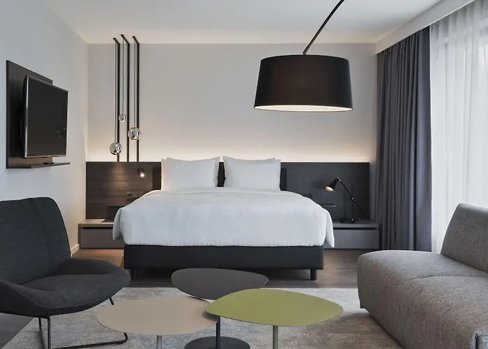 By Marriott Frankfurt Center פרנקפורט