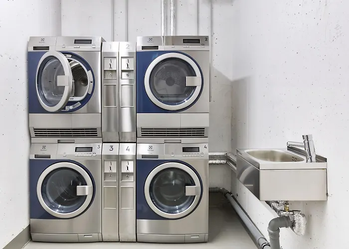 By Marriott Frankfurt Center מלון