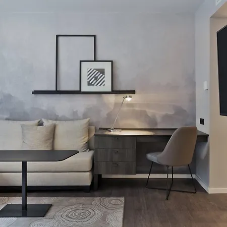 By Marriott Frankfurt Center Otel 4*