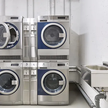 By Marriott Frankfurt Center מלון