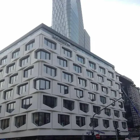 فندق By Marriott Frankfurt Center 4*