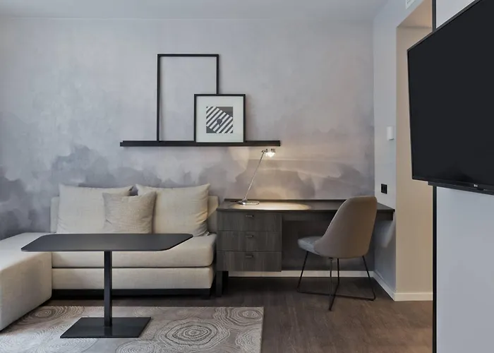 By Marriott Frankfurt Center Hotel 4*