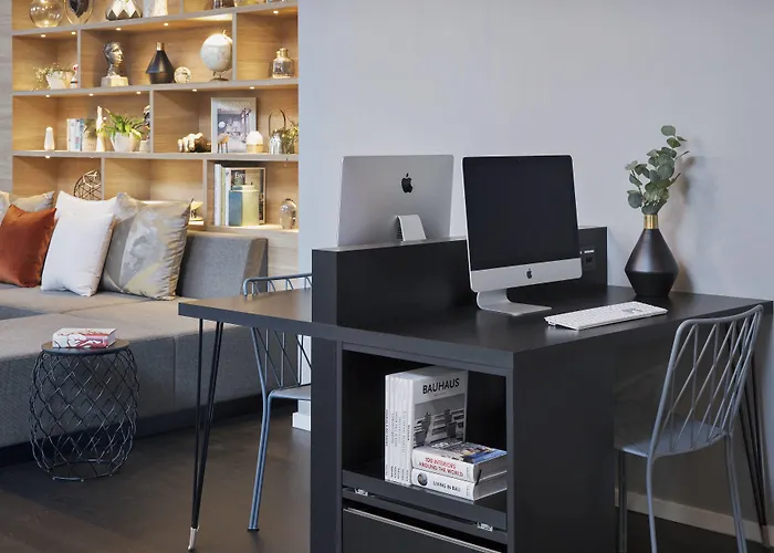 Hotel By Marriott Frankfurt Center 4*