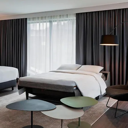 Hotel By Marriott Frankfurt Center