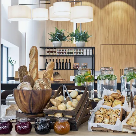 By Marriott Frankfurt Center Hotel 4*