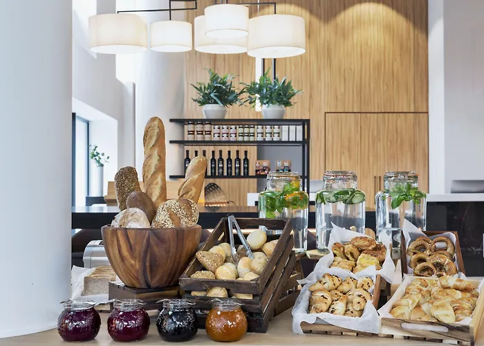 By Marriott Frankfurt Center Otel 4*